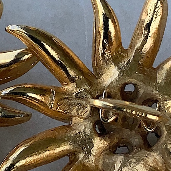 TARA EARRINGS CLIP ON GOLD PEARL DANGLES CRYSTALS FLOWER 3 1/2 IN SAMPLE VINTAGE - Picture 8 of 8